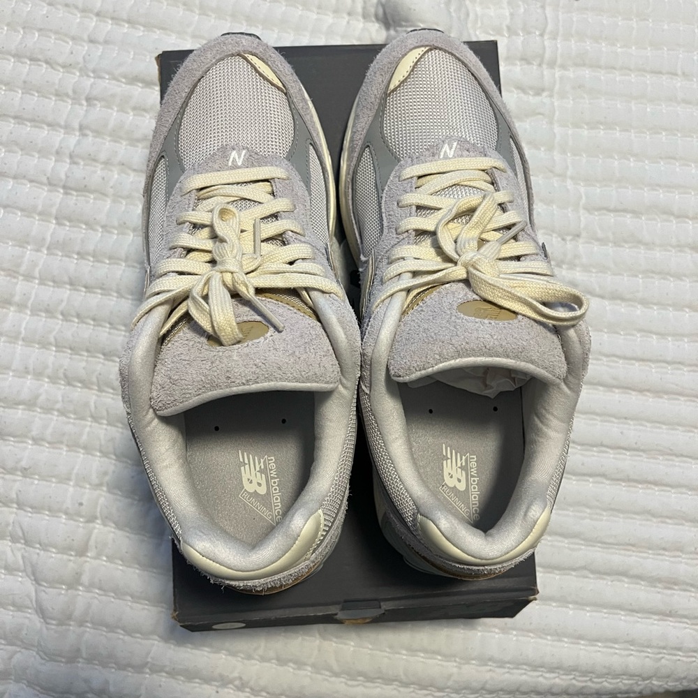 Men's New Balance 2002R 'Rain Cloud with Angora and Sweet Caramel'